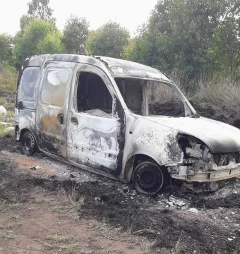 Encuentran totalmente quemada una camioneta robada días atrás