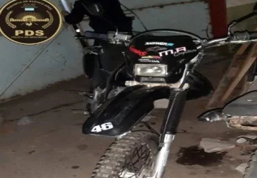 Dejó la moto tirada para escapar de la Policía