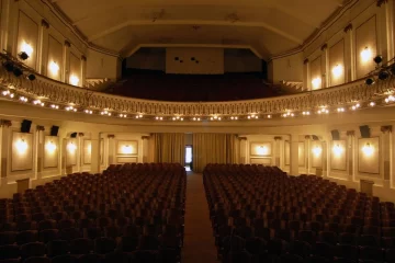El París entre los 14 teatros más bellos de la provincia