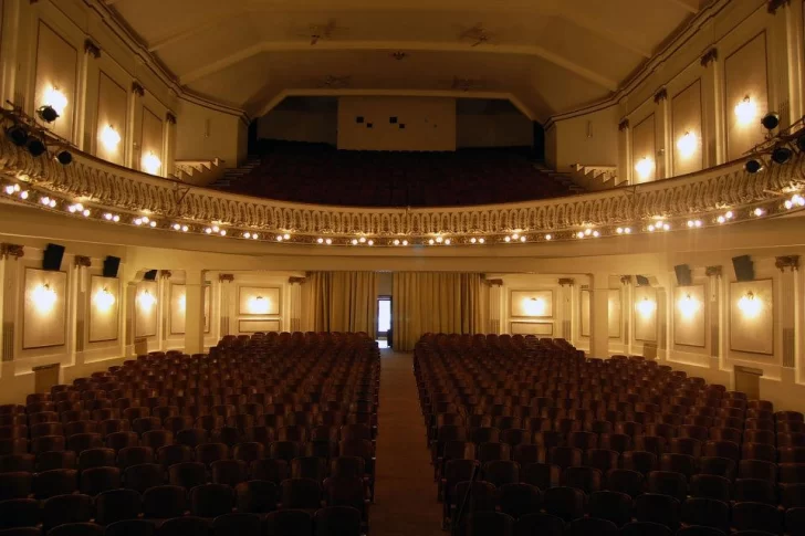 El París entre los 14 teatros más bellos de la provincia