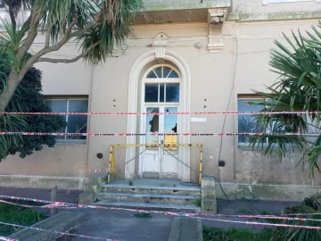 La Comisaría de Quequén con fajas de clausura y la promesa de un nuevo edificio que se sigue dilatando en el tiempo