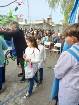 Se realiza el acto oficial por el Día del Maestro