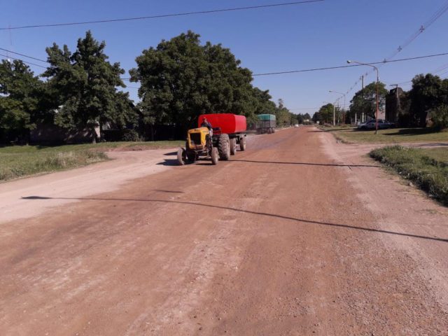 Recuperan calles suburbanas de la localidad de La Dulce
