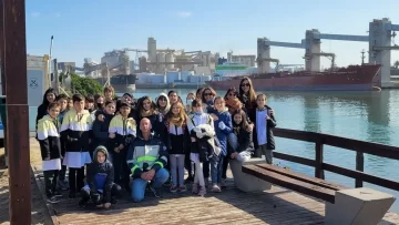Alumnos de la escuela N° 3 realizaron su visita guiada por Puerto Quequén