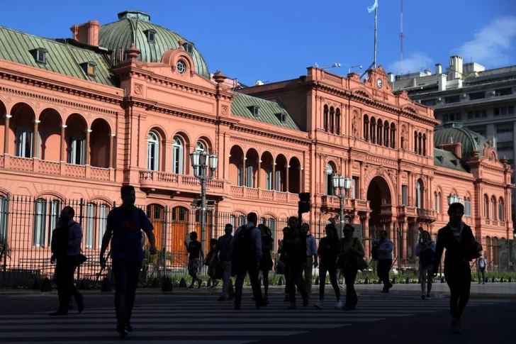 El Gobierno llamó a cubrir nuevos cargos en la planta permanente de empleados públicos