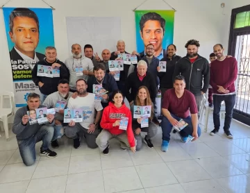 Reparten boletas de Massa y Kicillof junto a la de Arturo Rojas