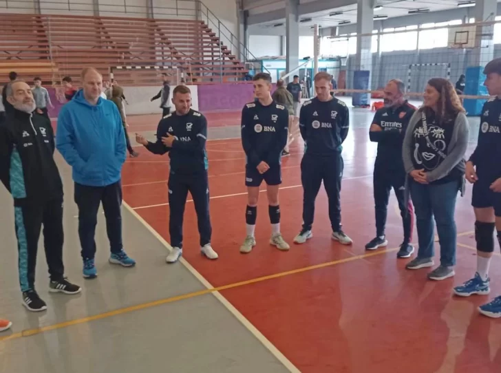 24-10-FOTO-Hernandez-Seleccion-U17-Voley-728x542