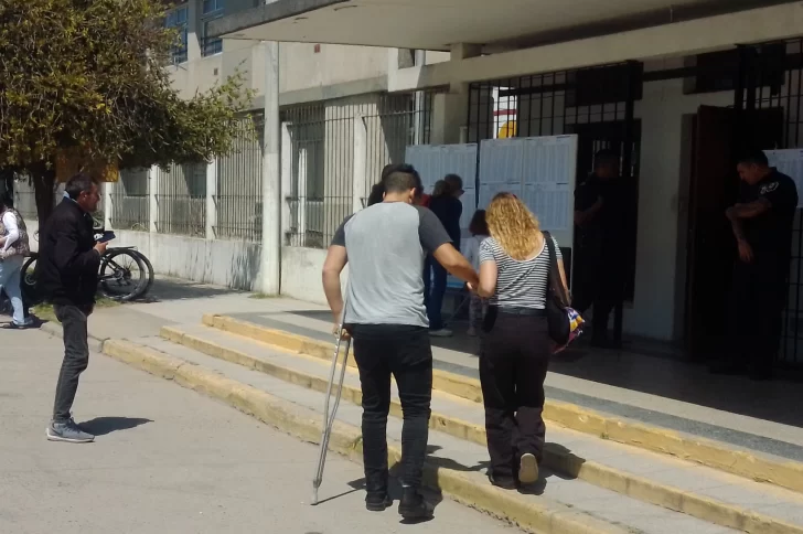 Con toda la actitud para cumplir con el deber cívico