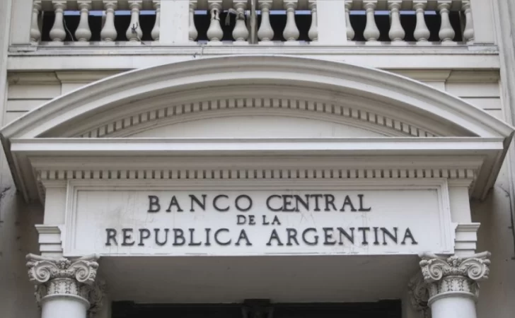 El Banco Central subió la tasa de interés al 133% anual, para tratar de frenar el desarme de plazos fijos