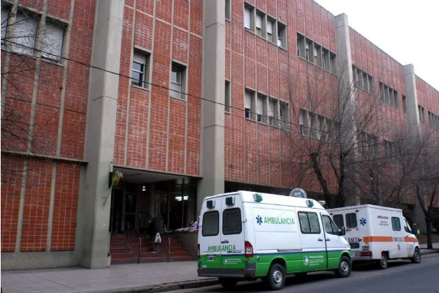 Un bebé de 6 meses murió aplastado por una reja