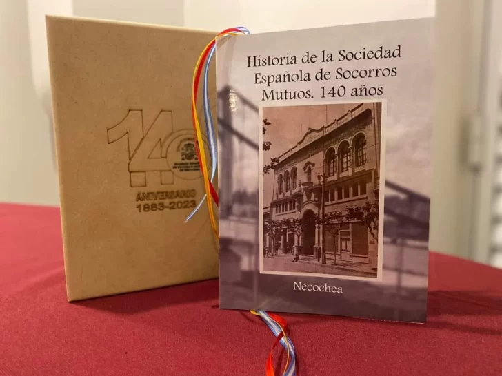 Presentaron el libro de la historia de la Sociedad Española de Necochea