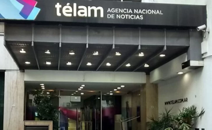 Milei adelantó que privatizará los medios públicos