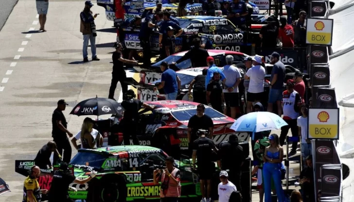 Juan Bautista larga en la cuarta fila en la tercera serie
