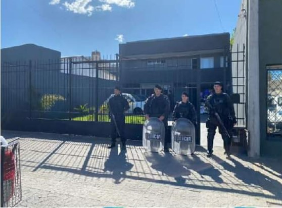 Allanan vivienda de una banda de zíngaros dedicados a secuestros extorsivos