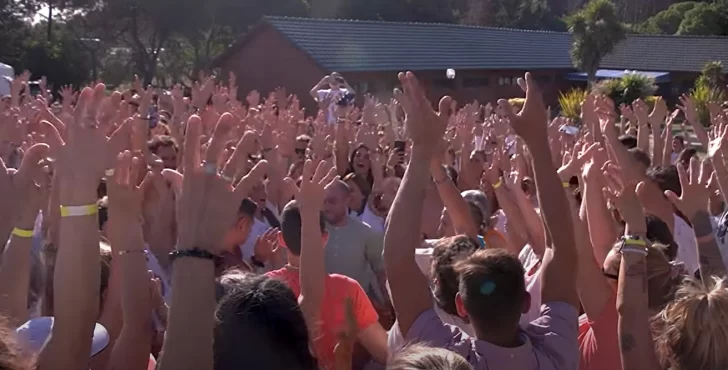 Más de 700 personas participan del Retiro Internacional de Yoga en Necochea