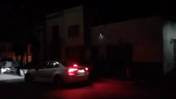 Vecino se atrincheró y no permitía salir a su mujer