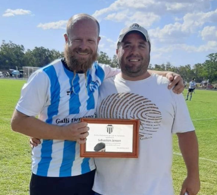 De chico era defensor y culmina su carrera a lo grande: Sebastián Jensen llegó a los 200 goles