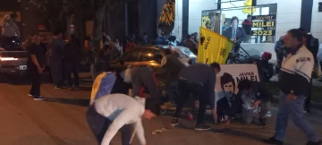 Militantes de La Libertad Avanza celebran en Necochea
