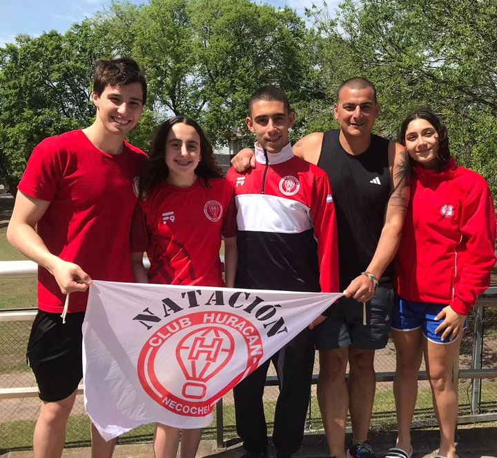 equipo-Huracan-natacion