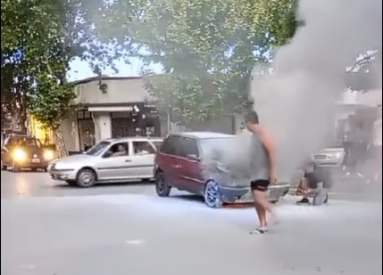 Se incendió un auto en el centro de Lobería