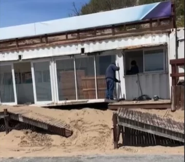 En los próximos días comienzan a retirar la arena de la avenida 2