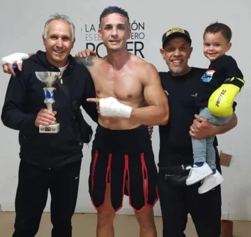 El boxeador local “Bocha” Rodríguez se impuso por KOT en Bahía Blanca