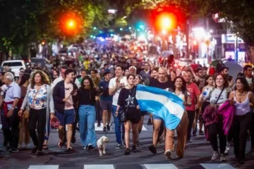 El insólito requisito que habrá que cumplir para reunirse en espacios públicos