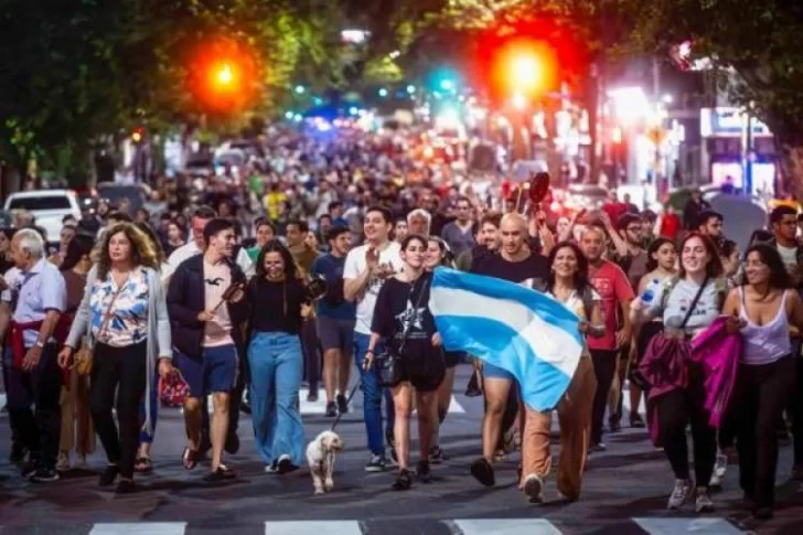 El insólito requisito que habrá que cumplir para reunirse en espacios públicos