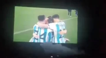 Abrió un matafuegos en plena película Muchachos y se fue insultado y golpeado