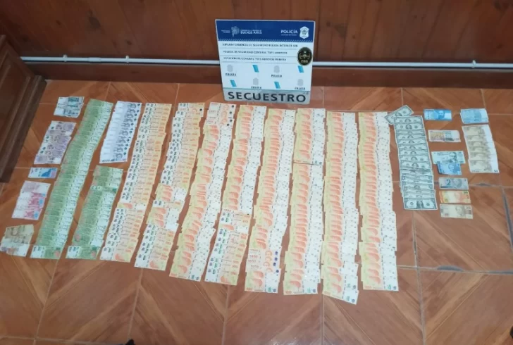 Necochenses detenidos por estafar a una mujer mediante el cuento del tío