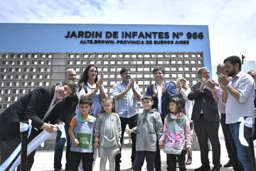 Kicillof inauguró el Jardín de Infantes N°966 en Almirante Brown