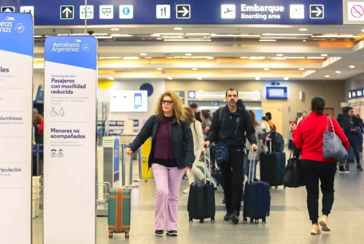 Tras los anuncios de Caputo, los pasajes de avión subieron hasta 100% y hay agencias que no venden