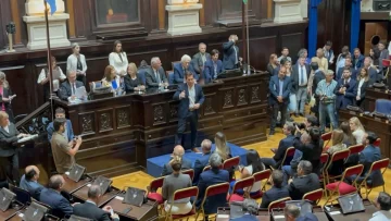 Rojas recibió su certificado como intendente