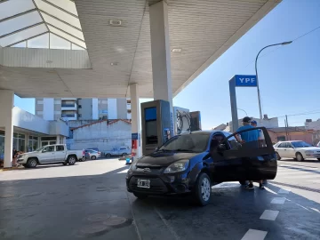 ¿A cuánto se va la nafta en Necochea a partir del domingo?