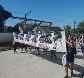 Movilización en la Comisaría de Quequén a 9 años de la muerte de Noa Suárez