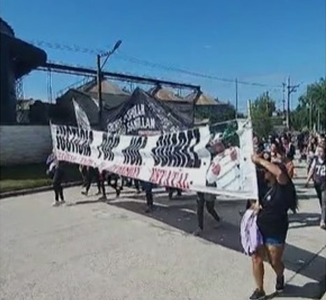 Movilización en la Comisaría de Quequén a 9 años de la muerte de Noa Suárez
