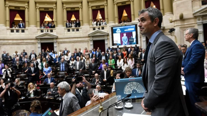 La sesión por la Ley Ómnibus se pospuso hasta el martes
