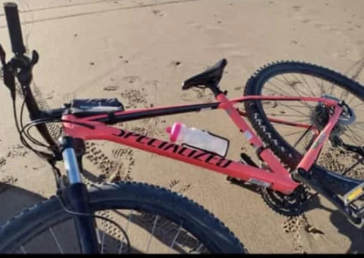 Roban una bicicleta del interior de una casa