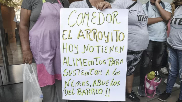 “La fila del hambre”: organizaciones sociales reclamaron asistencia alimentaria al Gobierno
