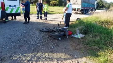 Murió una motociclista al chocar con un camión en la Ruta 226