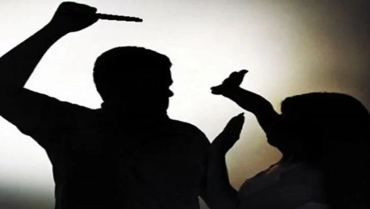 Ordenan la detención de un sujeto que atacó a su pareja con una cuchilla