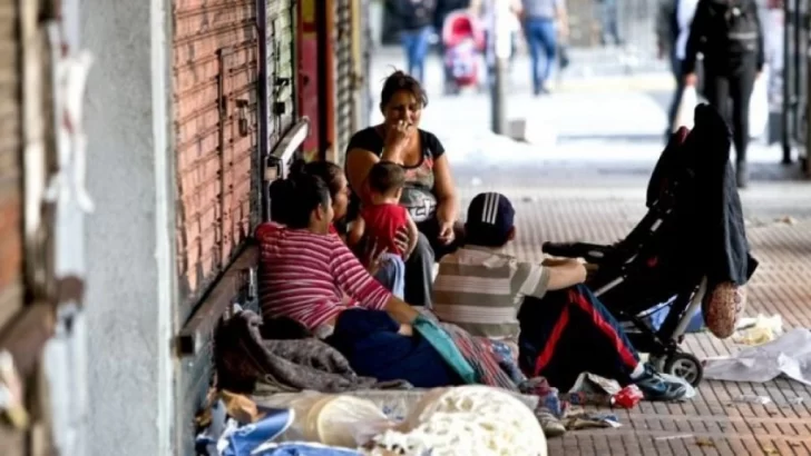 Calculan que la pobreza cayó al 30,7% en los últimos seis meses por una mayor suba de los ingresos
