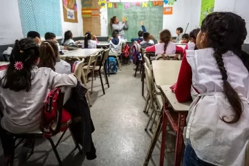 Consultan sobre el estado de las escuelas