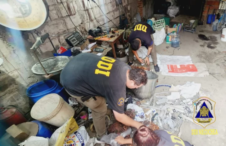 Secuestraron caños de cobre de medidores de gas y cables de riego