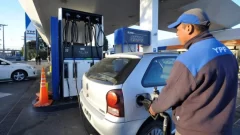 Aumento de combustibles : de cuánto es la suba por impuestos que dispuso el Gobierno