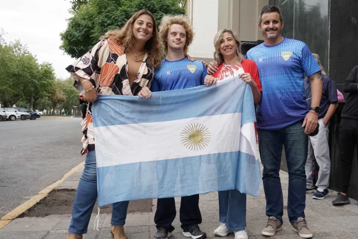 Cálida recepción a Nicolás Améndola tras su 5º puesto en las Olimpiadas de Turquía