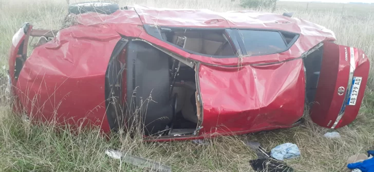 Cinco personas heridas en un vuelco en Ruta 55
