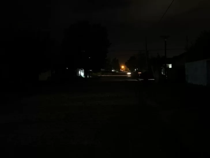 Siguen los reclamos por las roturas del alumbrado público