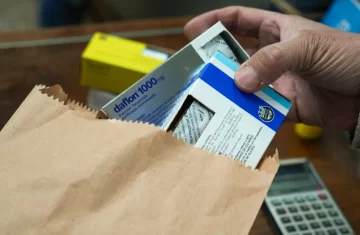 Advierten sobre la decisión de declarar de “venta libre” a “inhibidores de la bomba de protones”