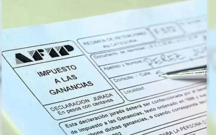 El Gobierno aseguró que prevé presentar un proyecto para restituir el impuesto a las Ganancia